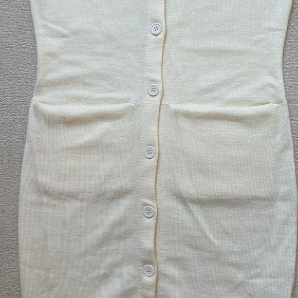 LIONESS Court Dress - Picture 6 of 7